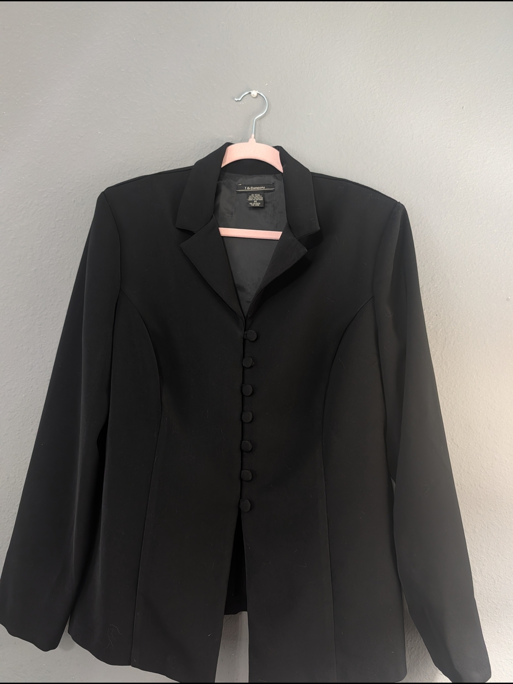 Elegant Black Women's Tailored Blazer with Covered Buttons